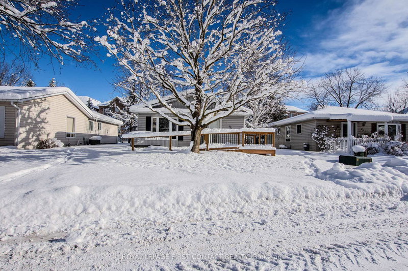 27 Royal Oak Dr, Innisfil, L0L 1L0 | Image 2