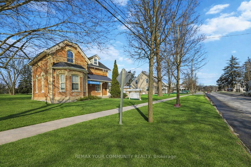 66 Centre St, Vaughan, L4J 1E9 | Image 2