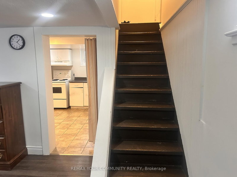 420 ELMWOOD Ave, Richmond Hill, L4C 1M3 | Image 2