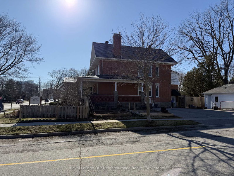 6038 Main St, Whitchurch-Stouffville, L4A 1B8 | Image 3