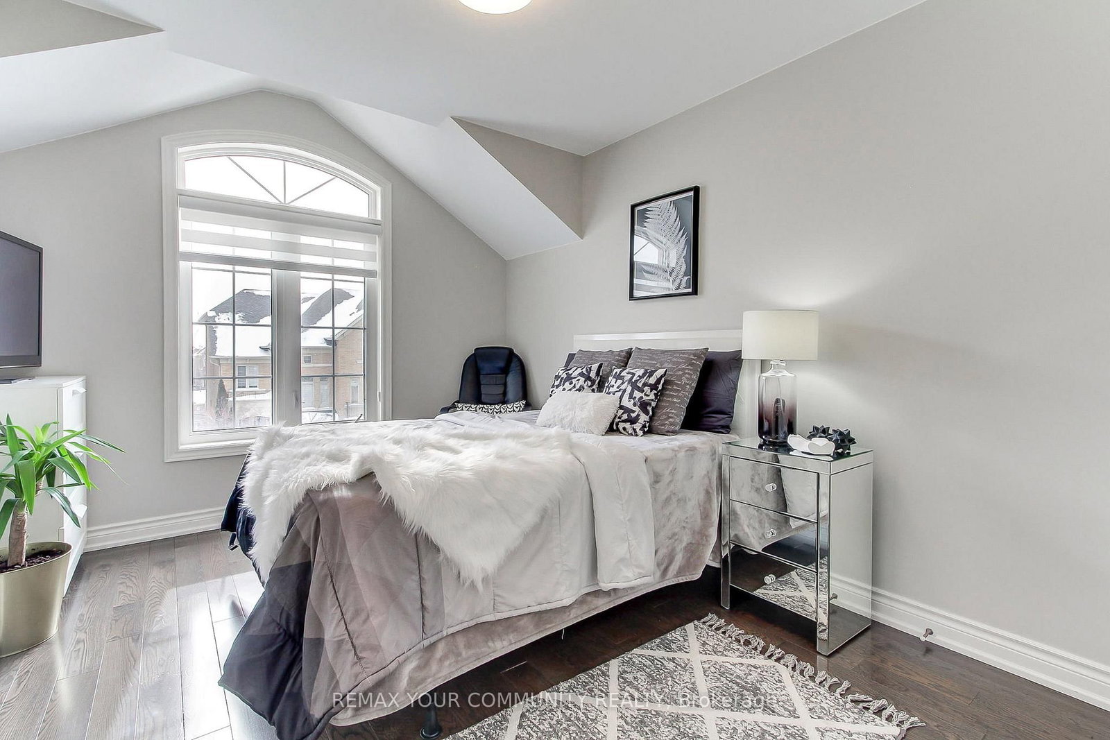 Townhouse for sale at 69 Hansard Drive, Vaughan, Ontario, L4H 0V7 - Vellore Village - MLS: N12778434