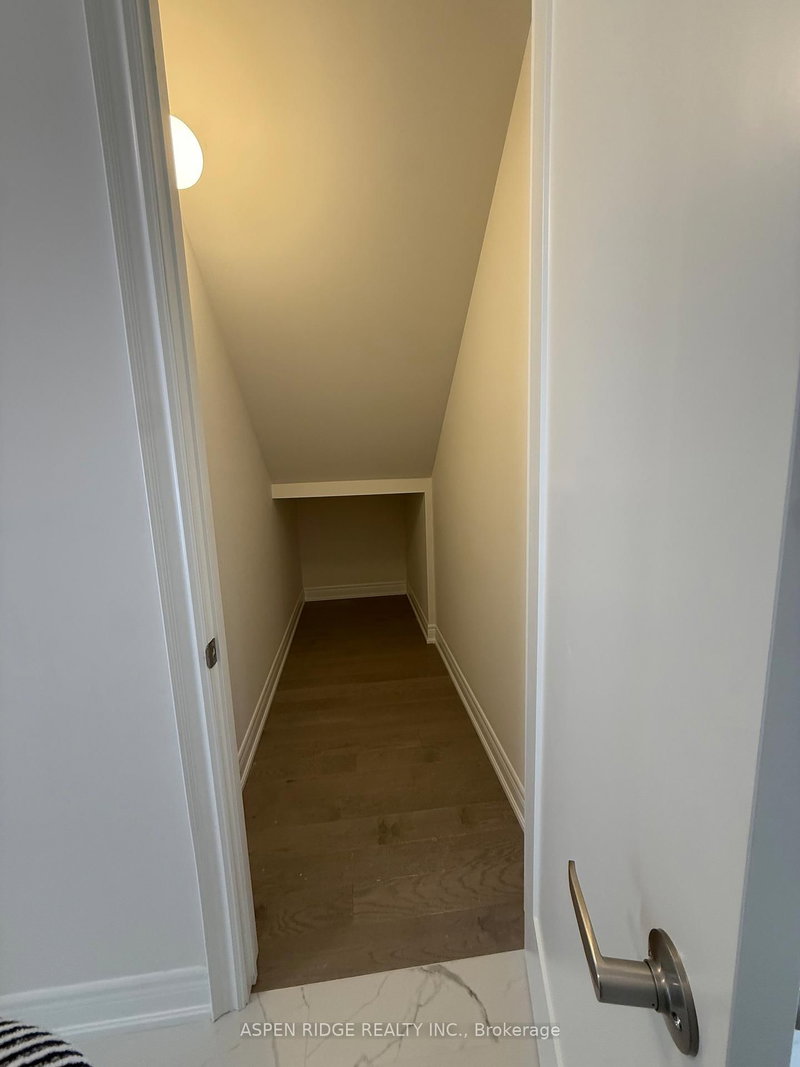 173 Rowe St, Bradford West Gwillimbury, L3Z 4N2 | Image 3