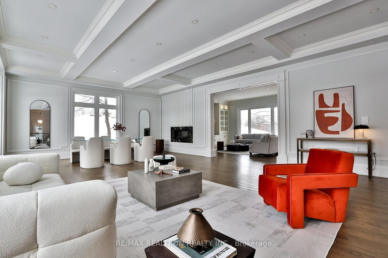 36 Sussex Ave, Richmond Hill, L4C 2E6 | Image 3