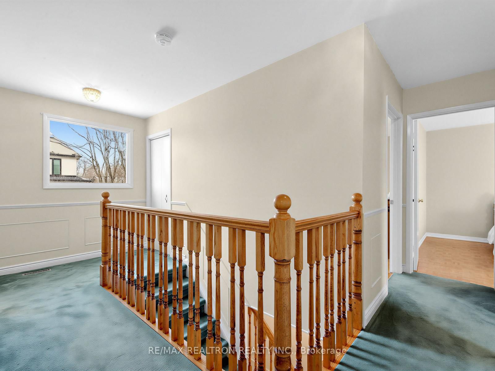 Detached House sold at 35 Sir Galahad Place, Markham, Ontario, L3P 3K7 - Markham Village - MLS: N12778752