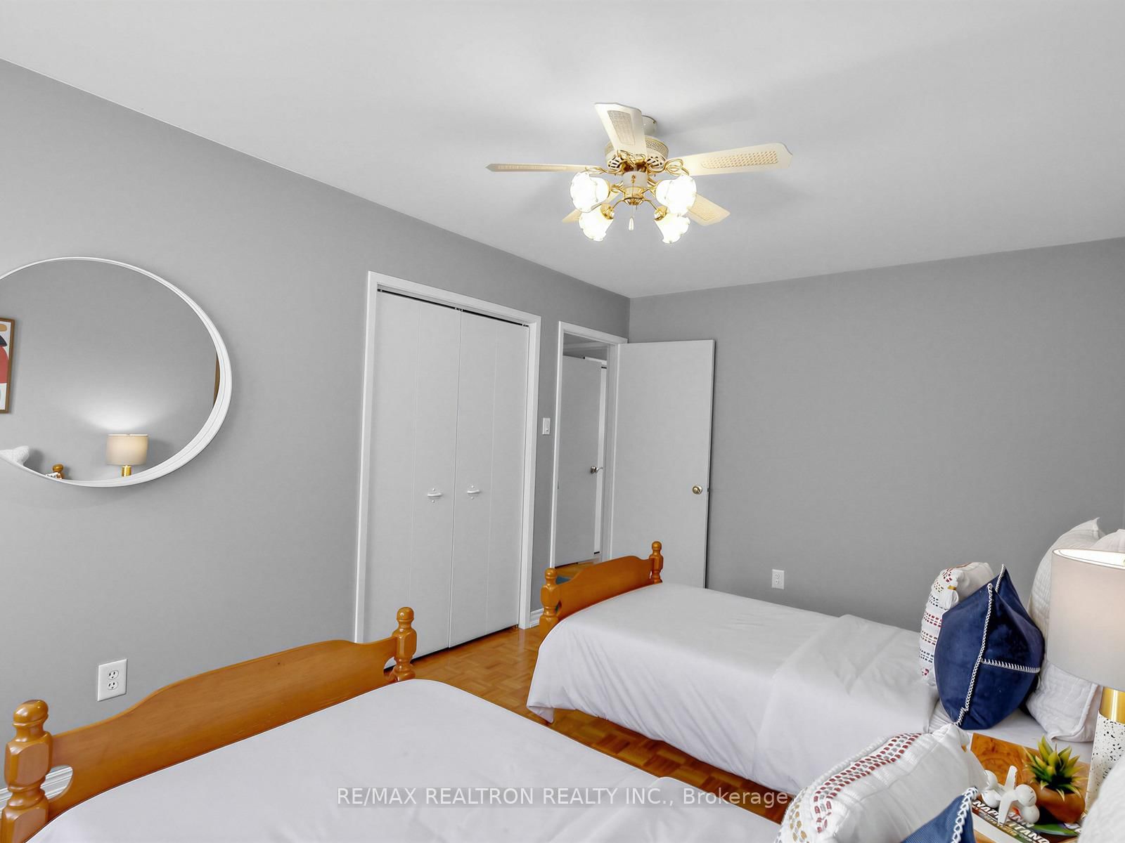 Detached House sold at 35 Sir Galahad Place, Markham, Ontario, L3P 3K7 - Markham Village - MLS: N12778752