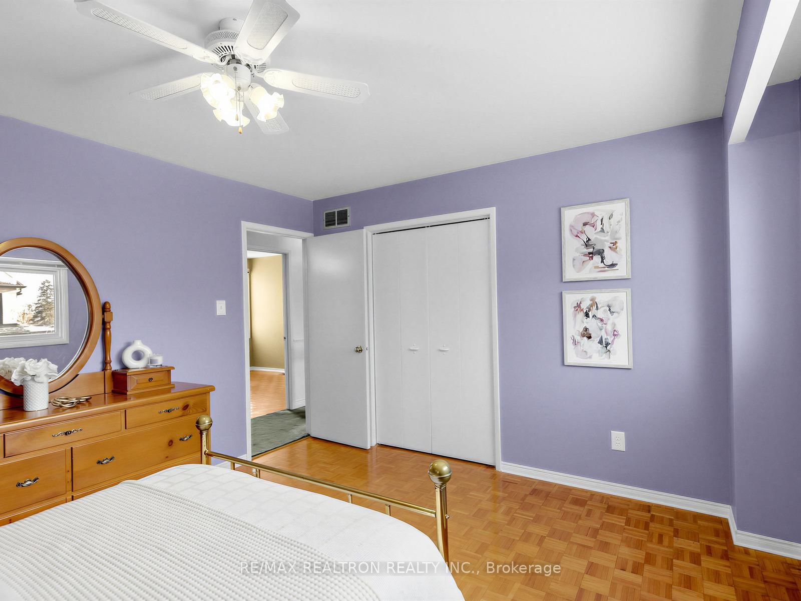 Detached House sold at 35 Sir Galahad Place, Markham, Ontario, L3P 3K7 - Markham Village - MLS: N12778752