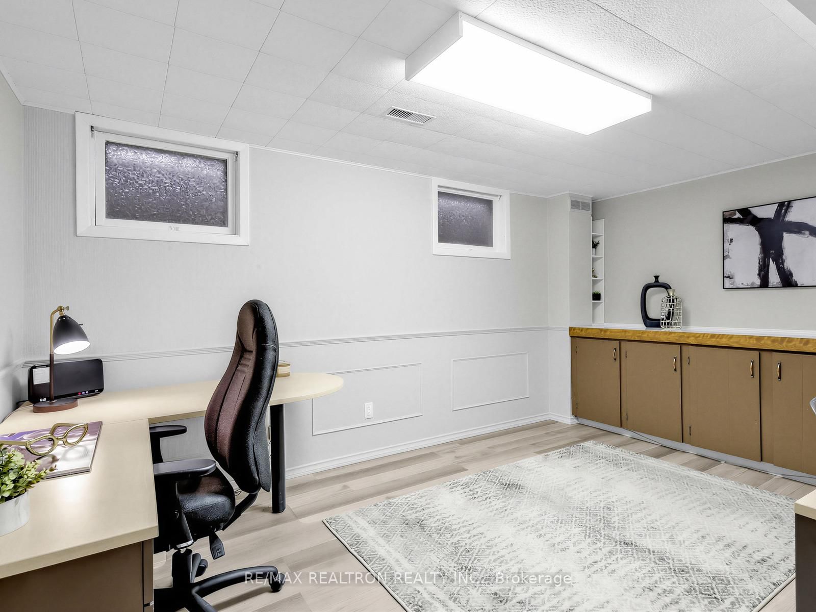 Detached House sold at 35 Sir Galahad Place, Markham, Ontario, L3P 3K7 - Markham Village - MLS: N12778752