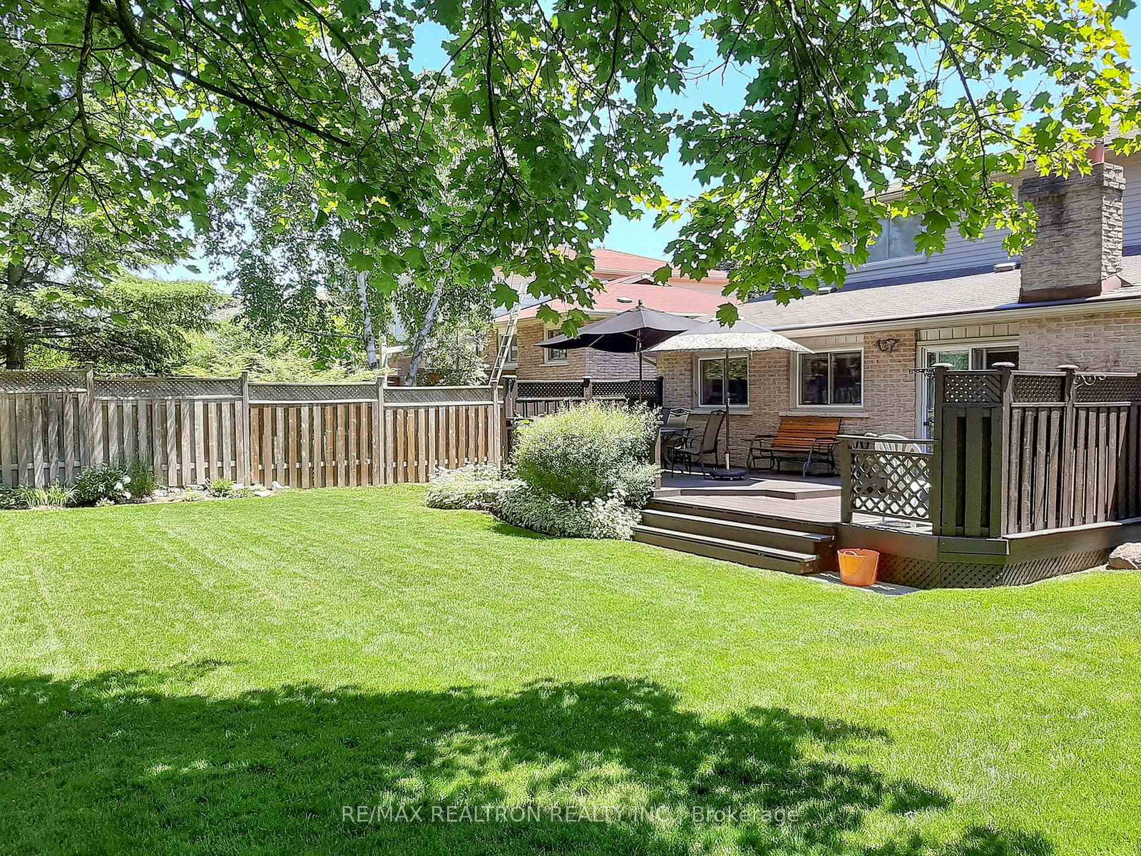 Detached House sold at 35 Sir Galahad Place, Markham, Ontario, L3P 3K7 - Markham Village - MLS: N12778752