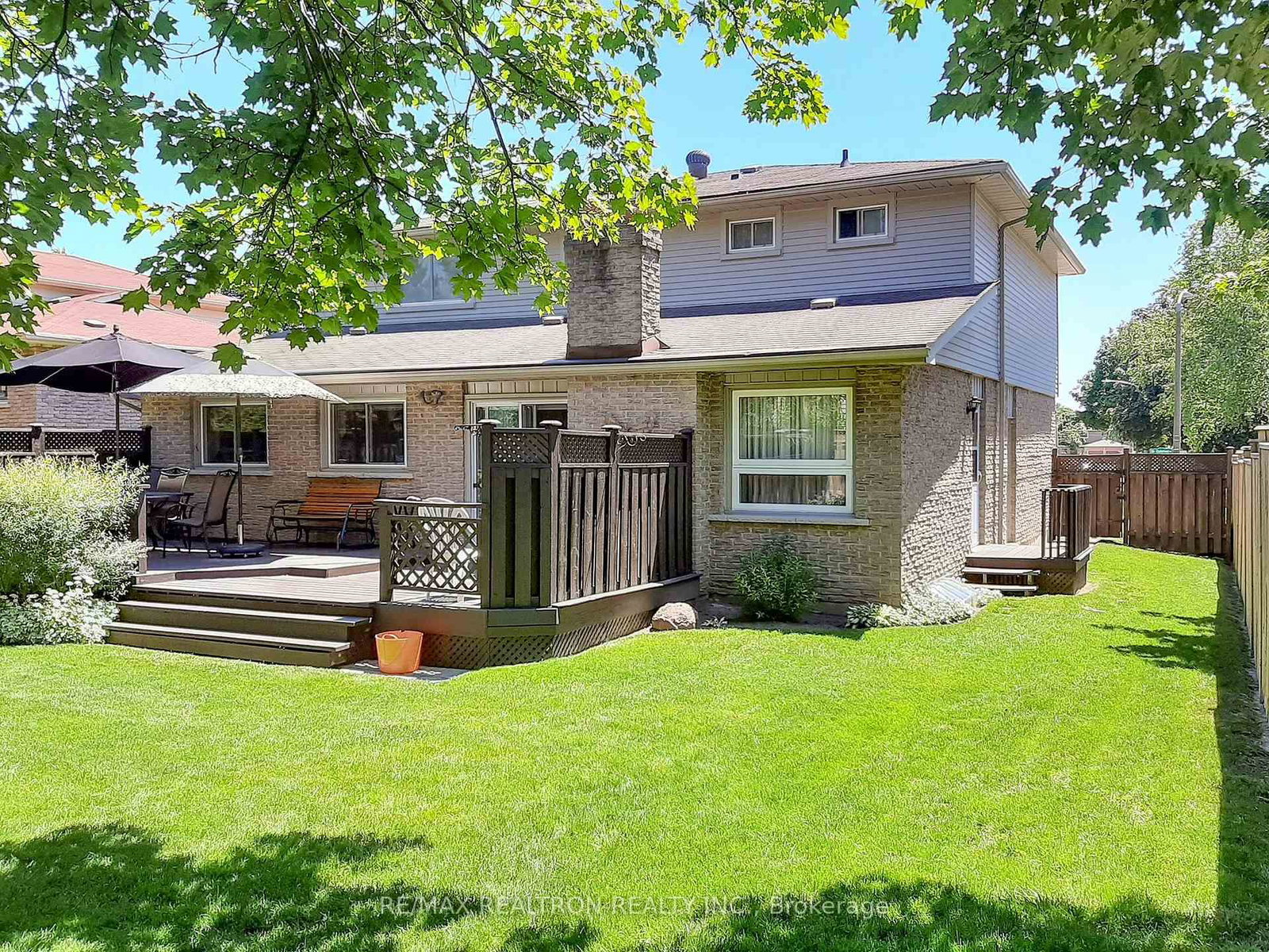 Detached House sold at 35 Sir Galahad Place, Markham, Ontario, L3P 3K7 - Markham Village - MLS: N12778752