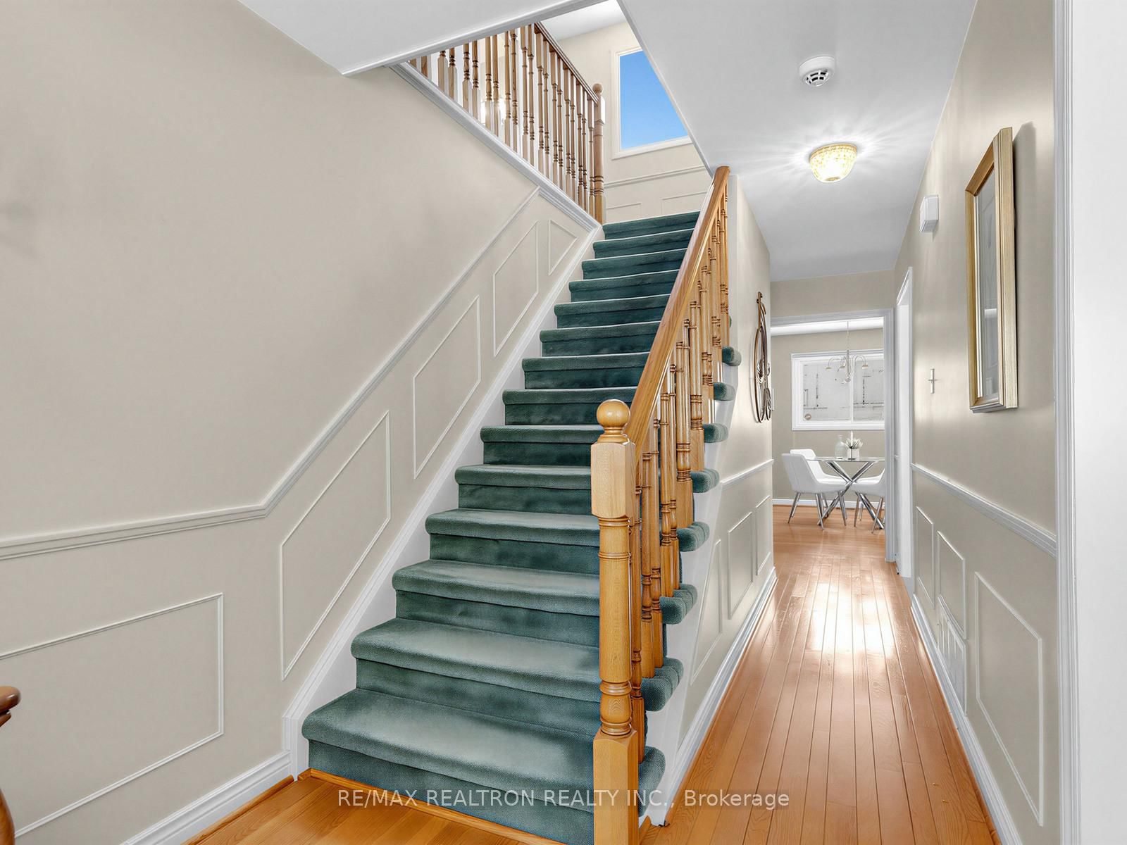 Detached House sold at 35 Sir Galahad Place, Markham, Ontario, L3P 3K7 - Markham Village - MLS: N12778752