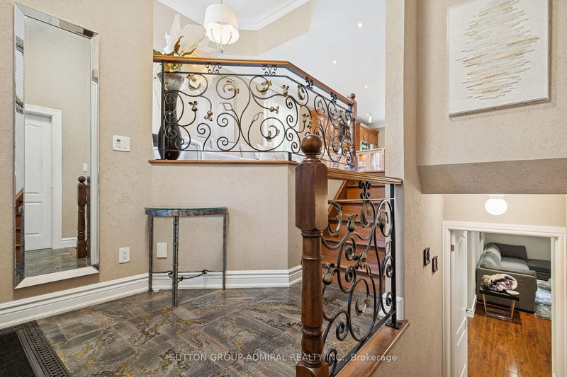 1221 Laurand St, Innisfil, L9S 0E6 | Image 2