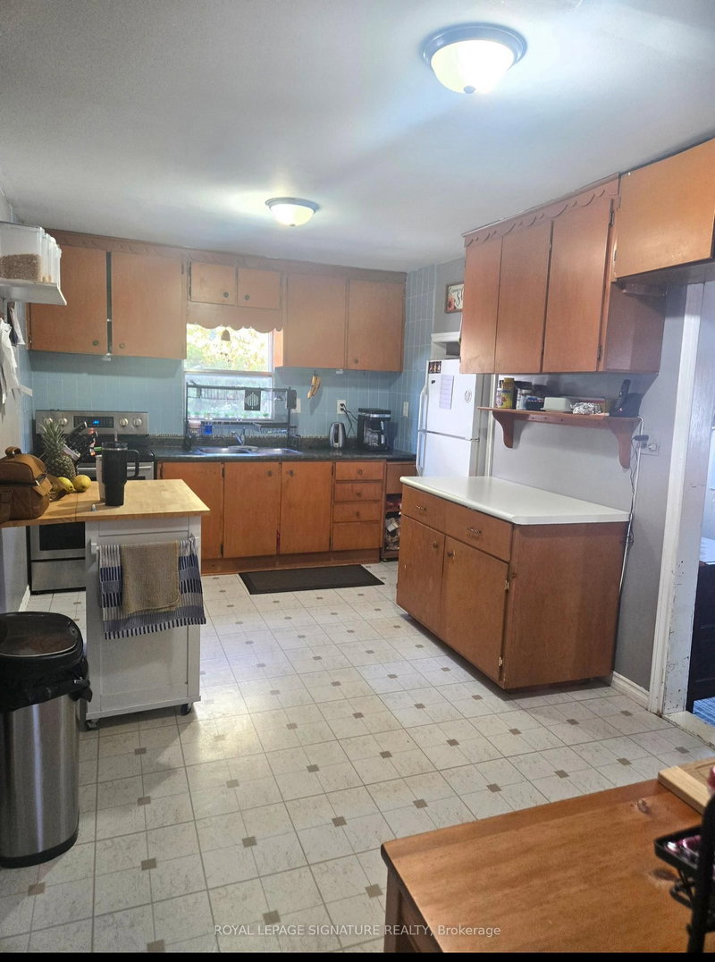 54 Farley Circ, Georgina, L0E 1S0 | Image 2