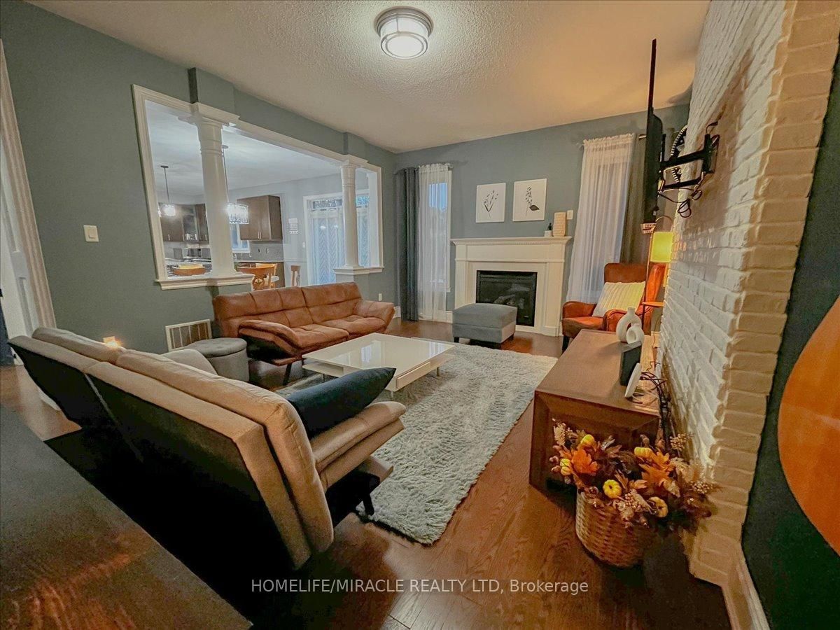 Detached House for sale at 7 Riley Street, Innisfil, Ontario, L0L 1L0 - Cookstown - MLS: N12779842