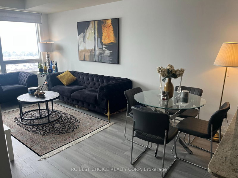 home for lease on 1113-520 Steeles Avenue W