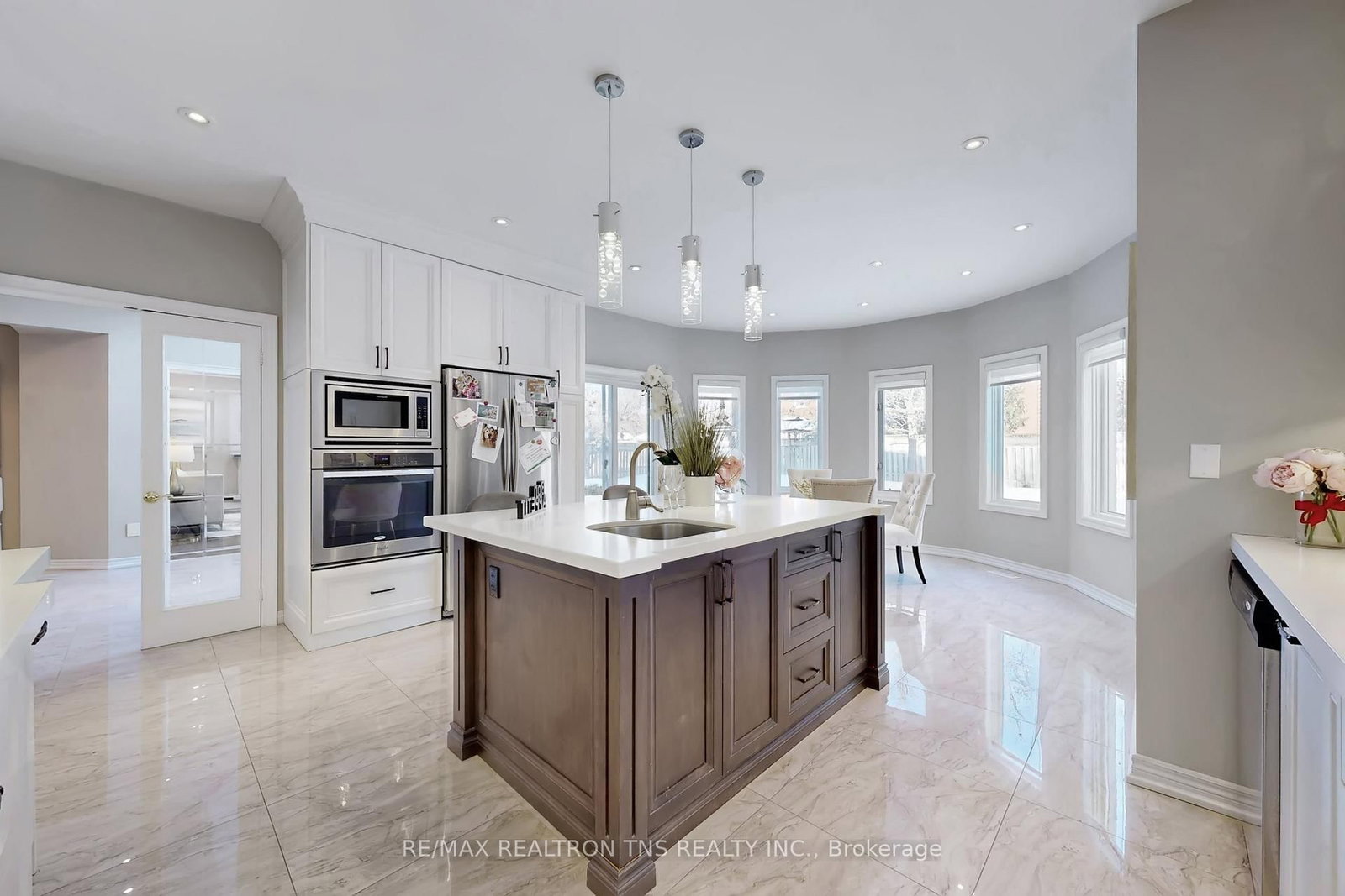 Detached House for sale at 11 Delevan Court, Richmond Hill, Ontario, L4B 3W8 - Bayview Hill - MLS: N12780610