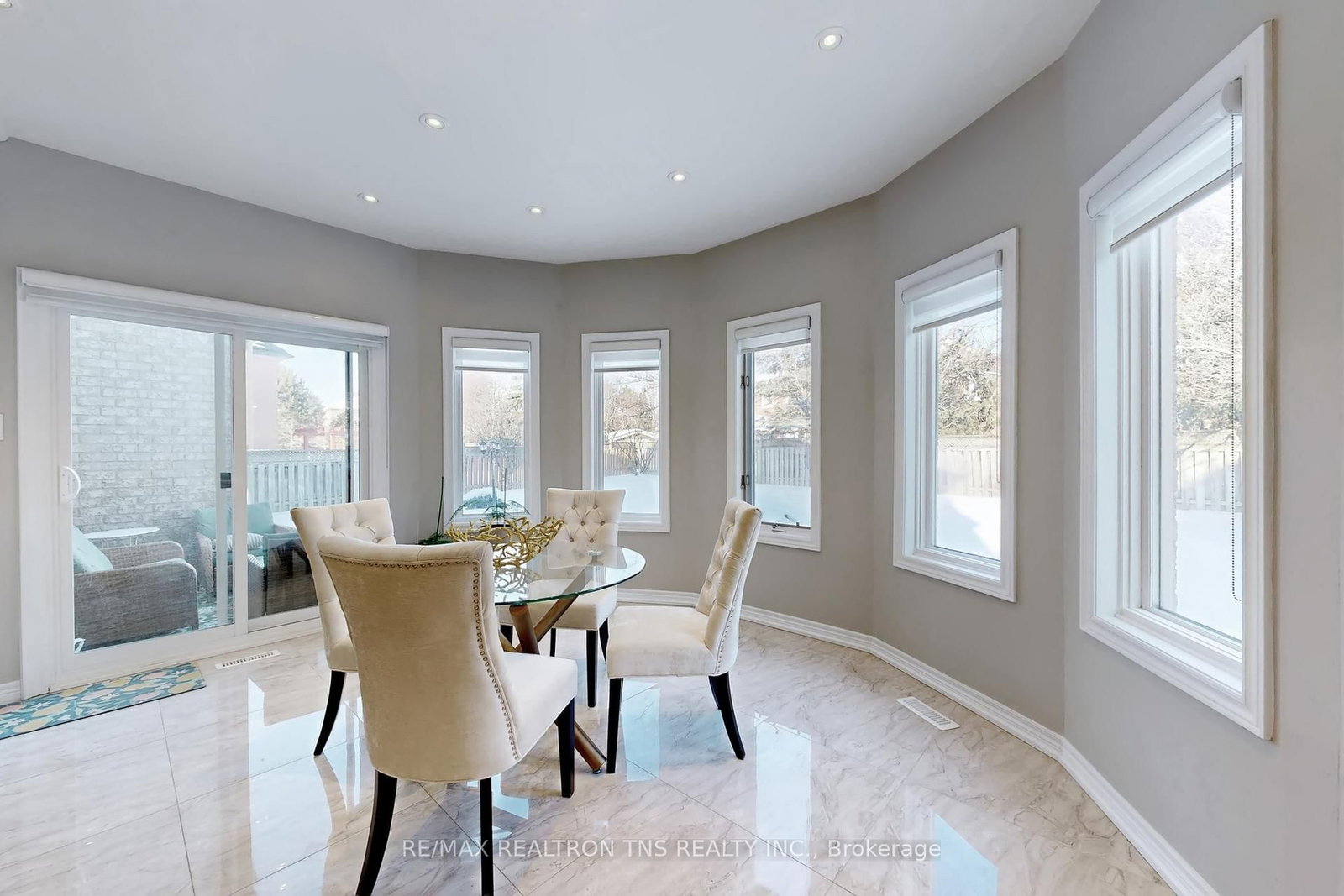 Detached House for sale at 11 Delevan Court, Richmond Hill, Ontario, L4B 3W8 - Bayview Hill - MLS: N12780610