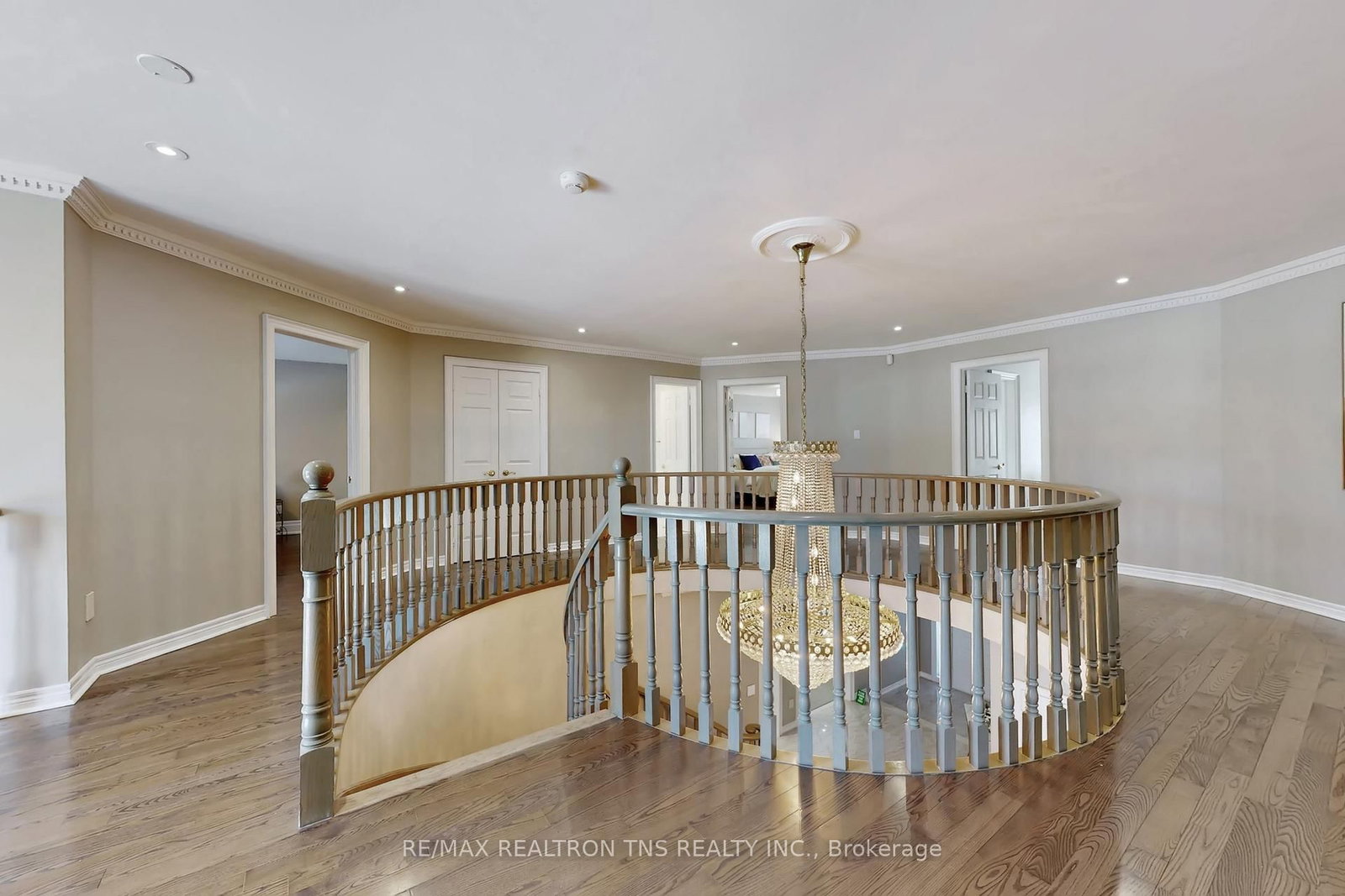 Detached House for sale at 11 Delevan Court, Richmond Hill, Ontario, L4B 3W8 - Bayview Hill - MLS: N12780610