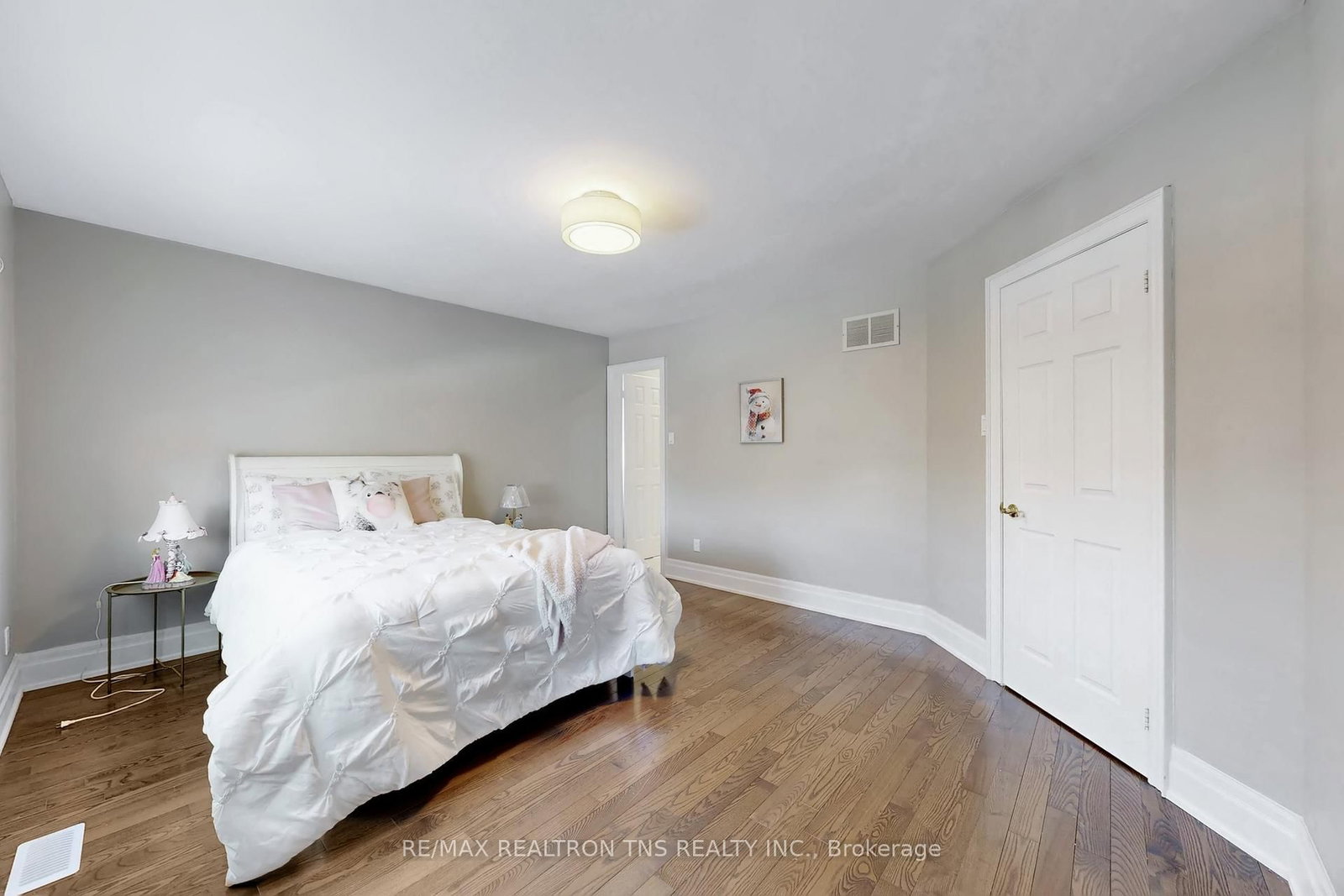 Detached House for sale at 11 Delevan Court, Richmond Hill, Ontario, L4B 3W8 - Bayview Hill - MLS: N12780610