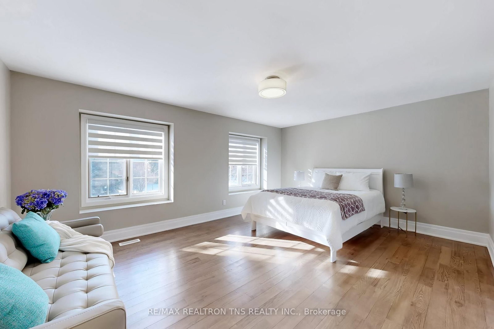 Detached House for sale at 11 Delevan Court, Richmond Hill, Ontario, L4B 3W8 - Bayview Hill - MLS: N12780610