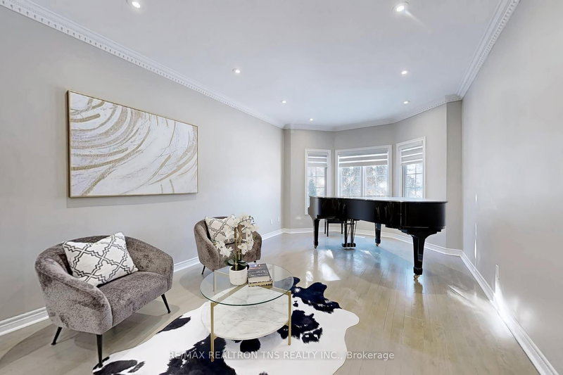 11 Delevan Crt, Richmond Hill, L4B 3W8 | Image 3