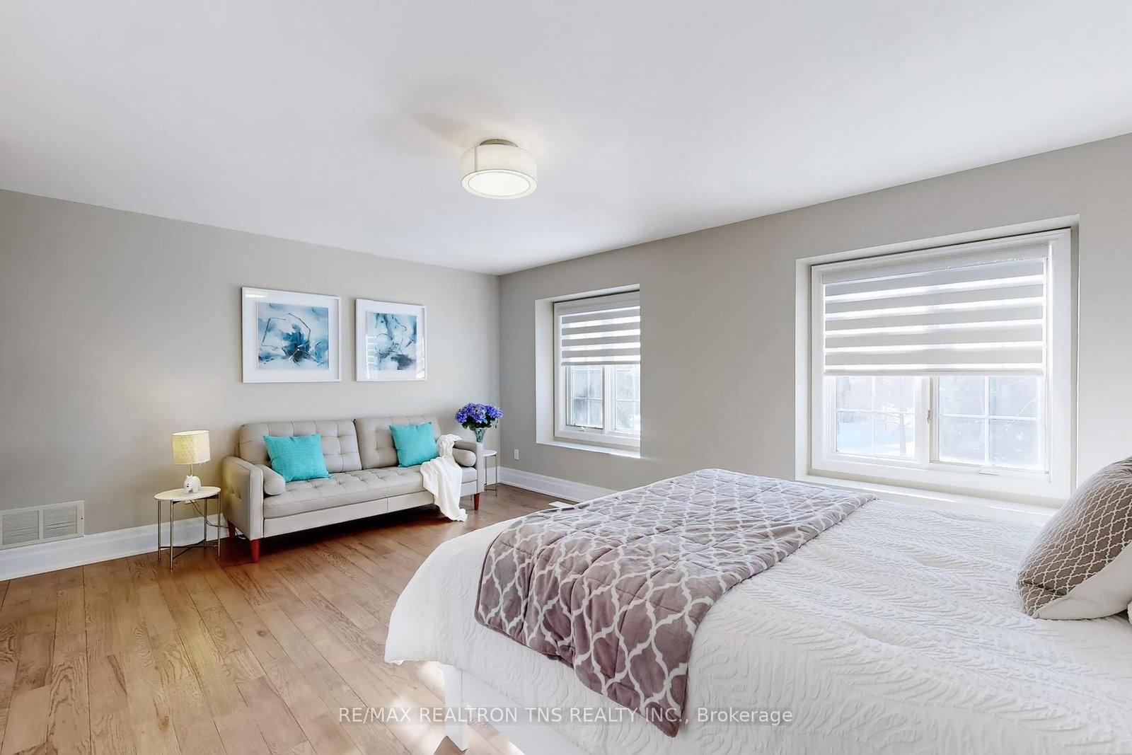 Detached House for sale at 11 Delevan Court, Richmond Hill, Ontario, L4B 3W8 - Bayview Hill - MLS: N12780610