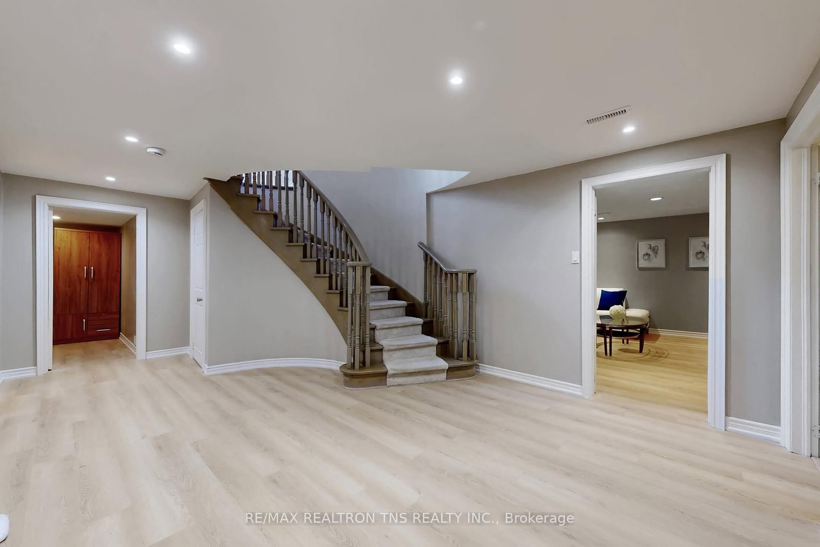 Detached House for sale at 11 Delevan Court, Richmond Hill, Ontario, L4B 3W8 - Bayview Hill - MLS: N12780610