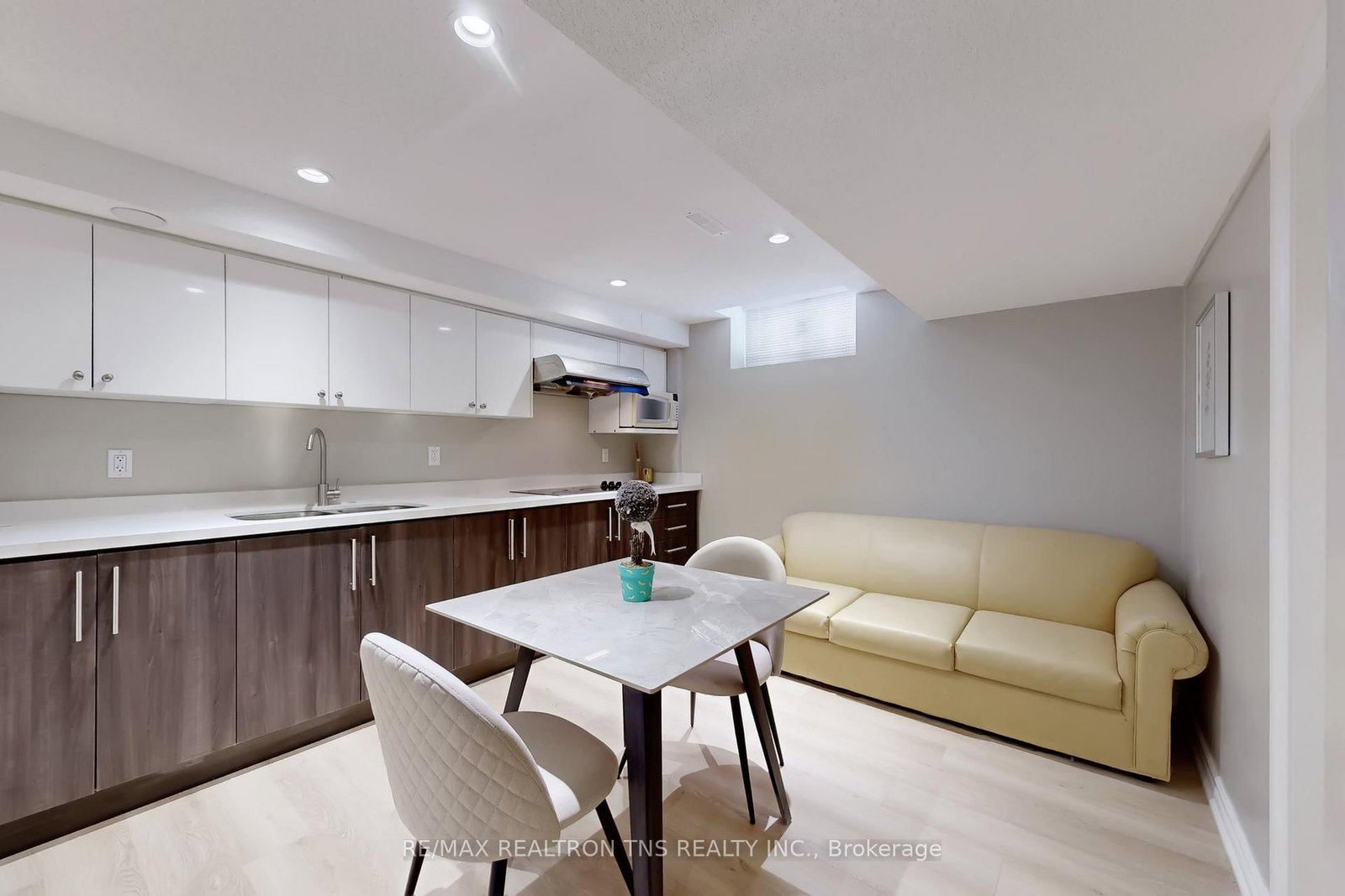 Detached House for sale at 11 Delevan Court, Richmond Hill, Ontario, L4B 3W8 - Bayview Hill - MLS: N12780610