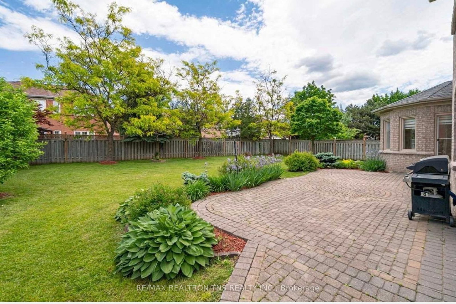 Detached House for sale at 11 Delevan Court, Richmond Hill, Ontario, L4B 3W8 - Bayview Hill - MLS: N12780610