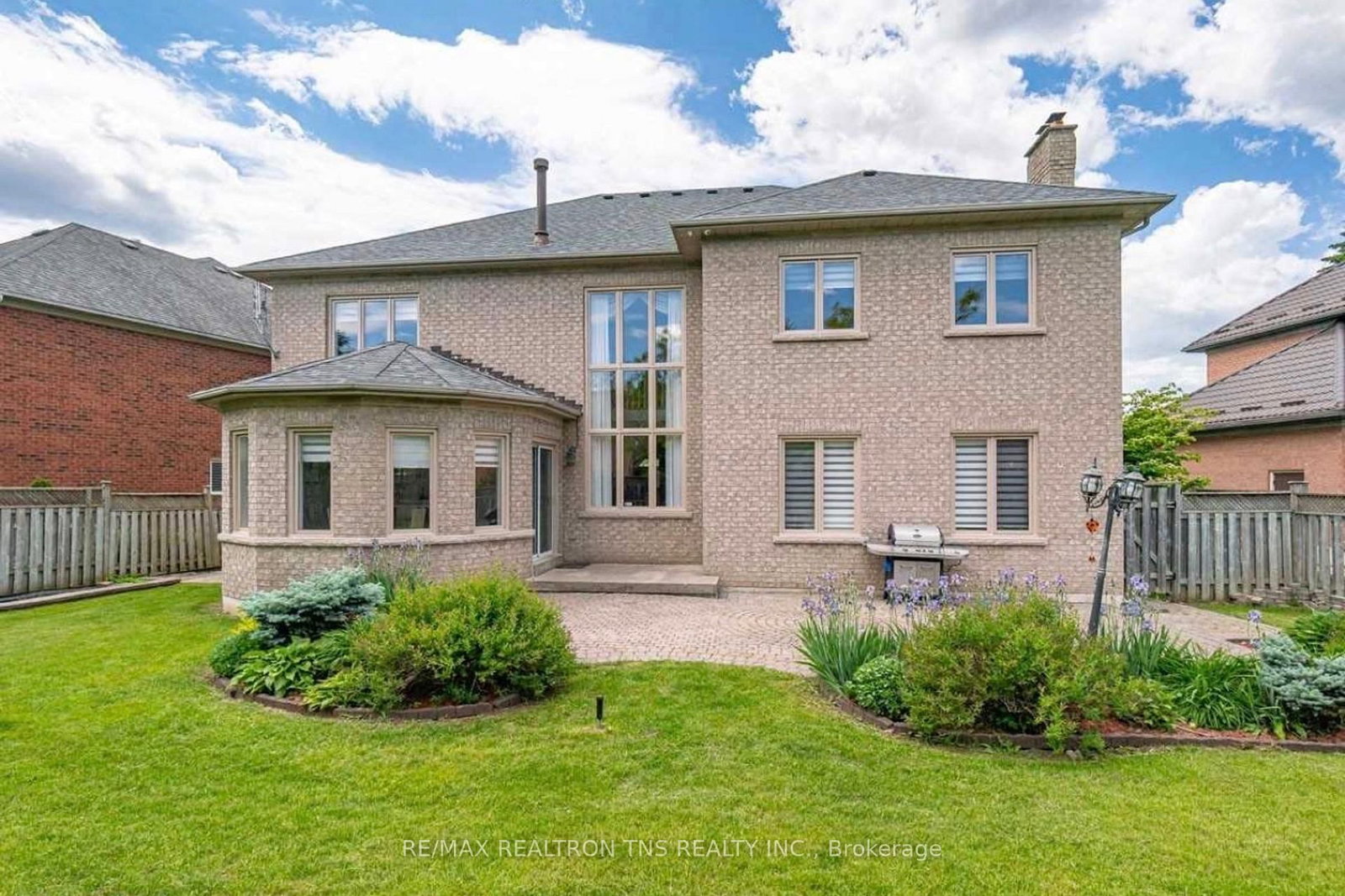 Detached House for sale at 11 Delevan Court, Richmond Hill, Ontario, L4B 3W8 - Bayview Hill - MLS: N12780610