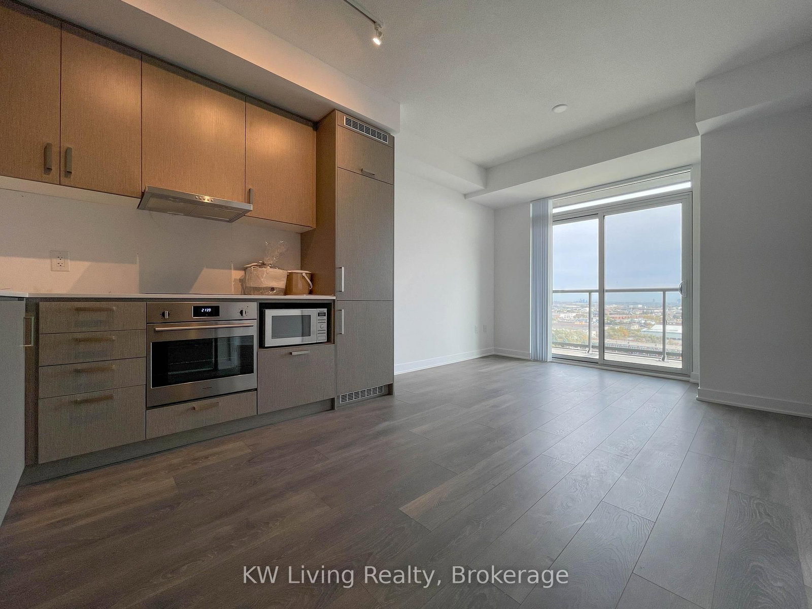 60 Honeycrisp Crescent, Unit 1510 - Photo 8