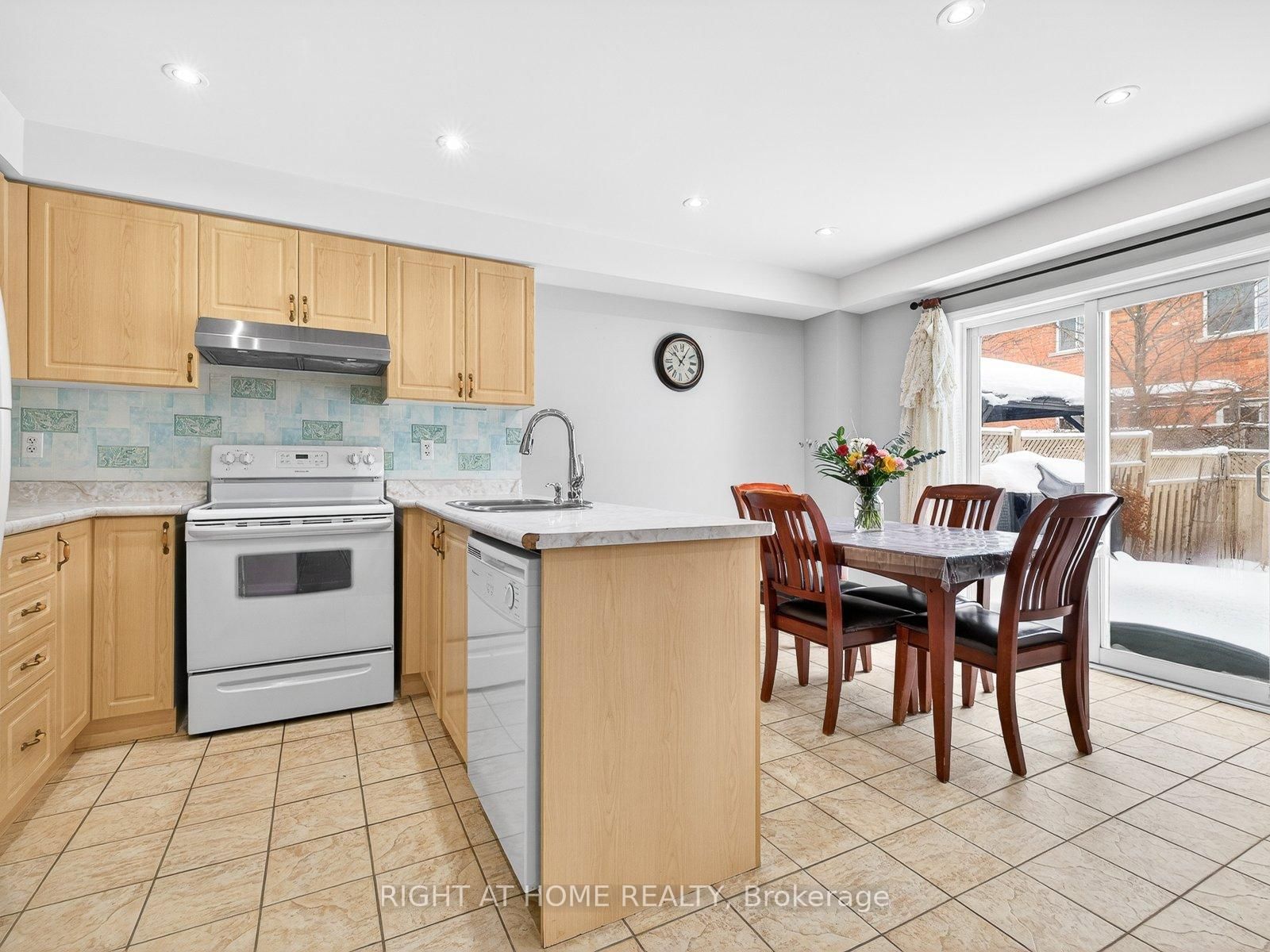 349 Wood Duck Lane • Newmarket, ON photo 14