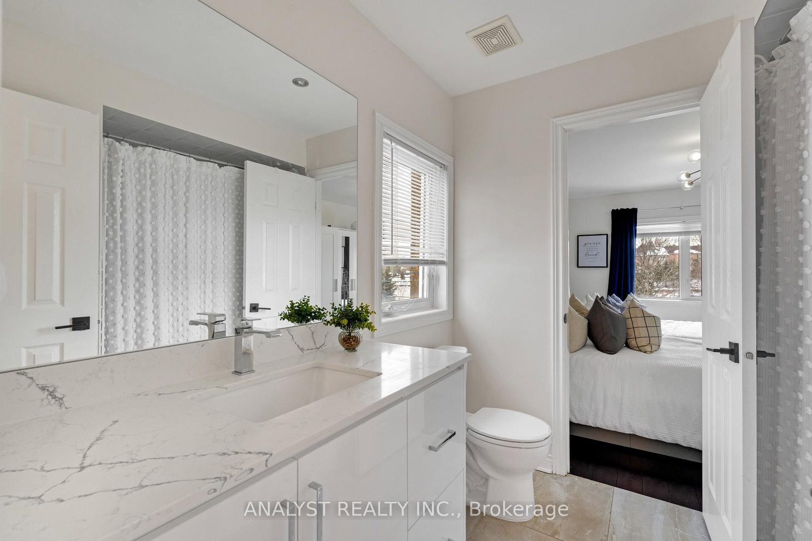 Detached House for sale at 43 Carstad Crescent, Vaughan, Ontario, L4H 1H5 - Islington Woods - MLS: N12782168