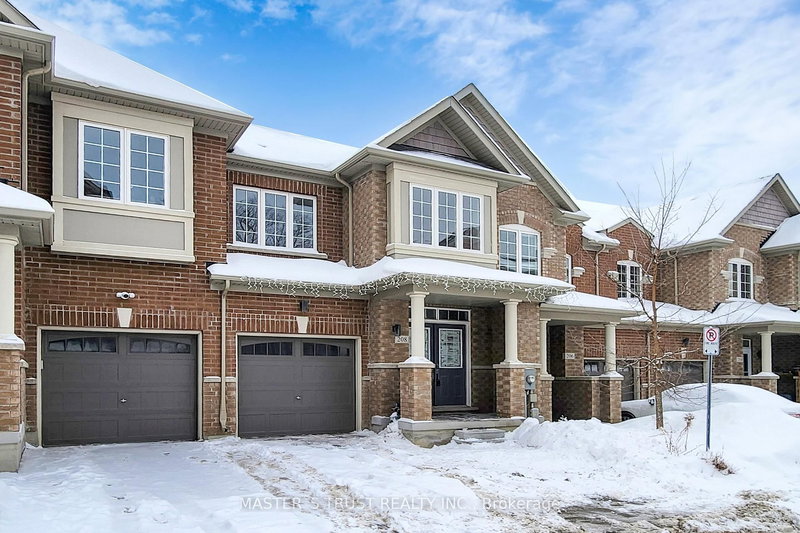 208 Harding Park St, Newmarket, L3Y 0E3 | Image 2
