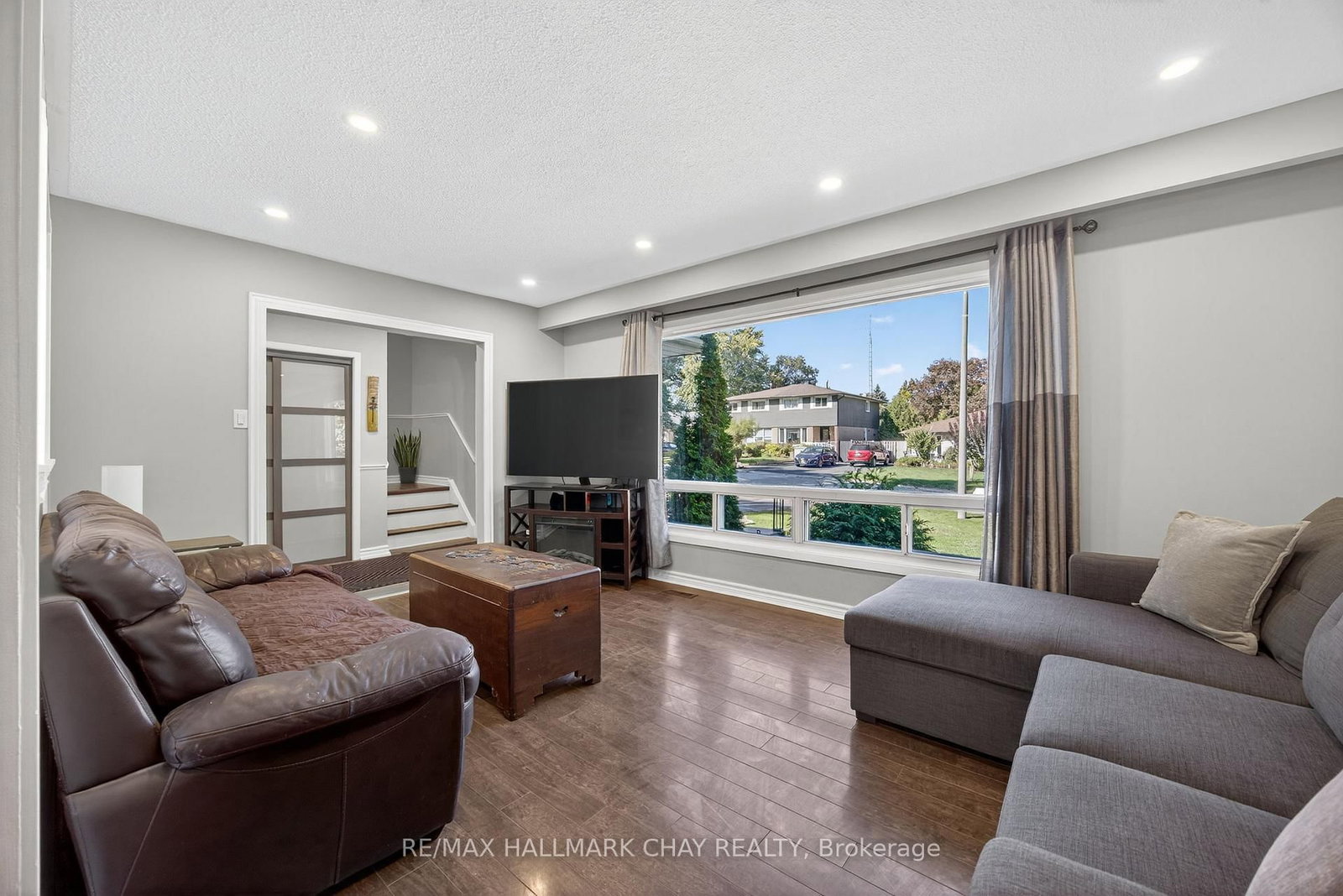 Detached House for sale at 49 Brown Street, New Tecumseth, Ontario, L0G 1W0 - Tottenham - MLS: N12783596