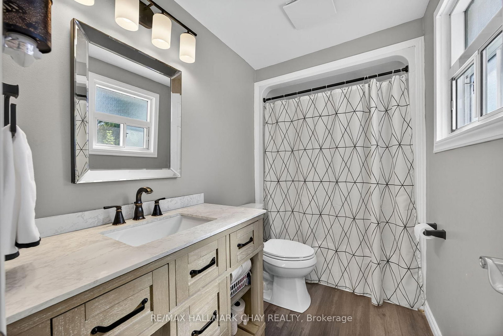 Detached House for sale at 49 Brown Street, New Tecumseth, Ontario, L0G 1W0 - Tottenham - MLS: N12783596