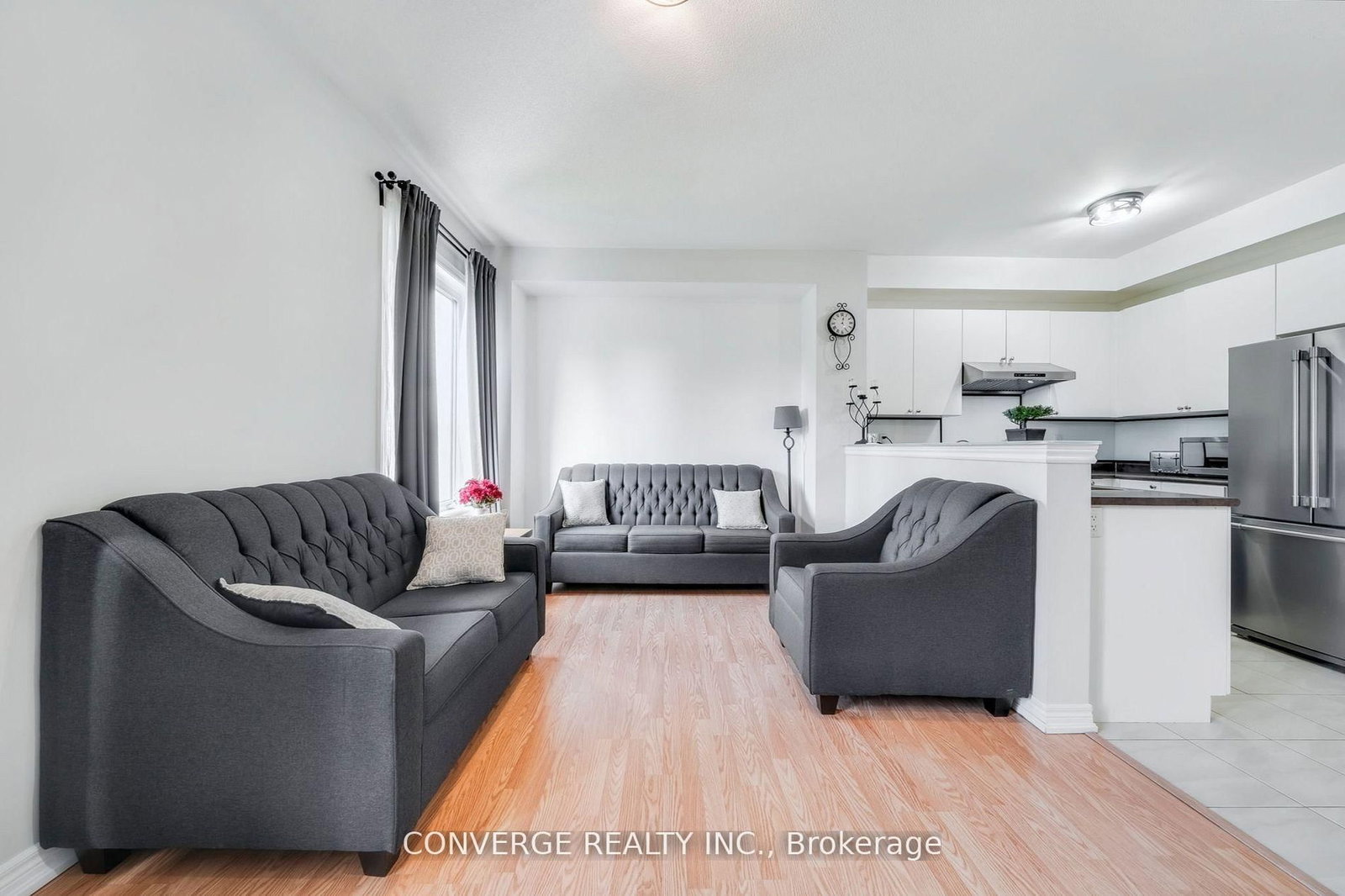 Townhouse for sale at 72 Greenwood Drive, Essa, Ontario, L0M 1B5 - Angus - MLS: N12783852