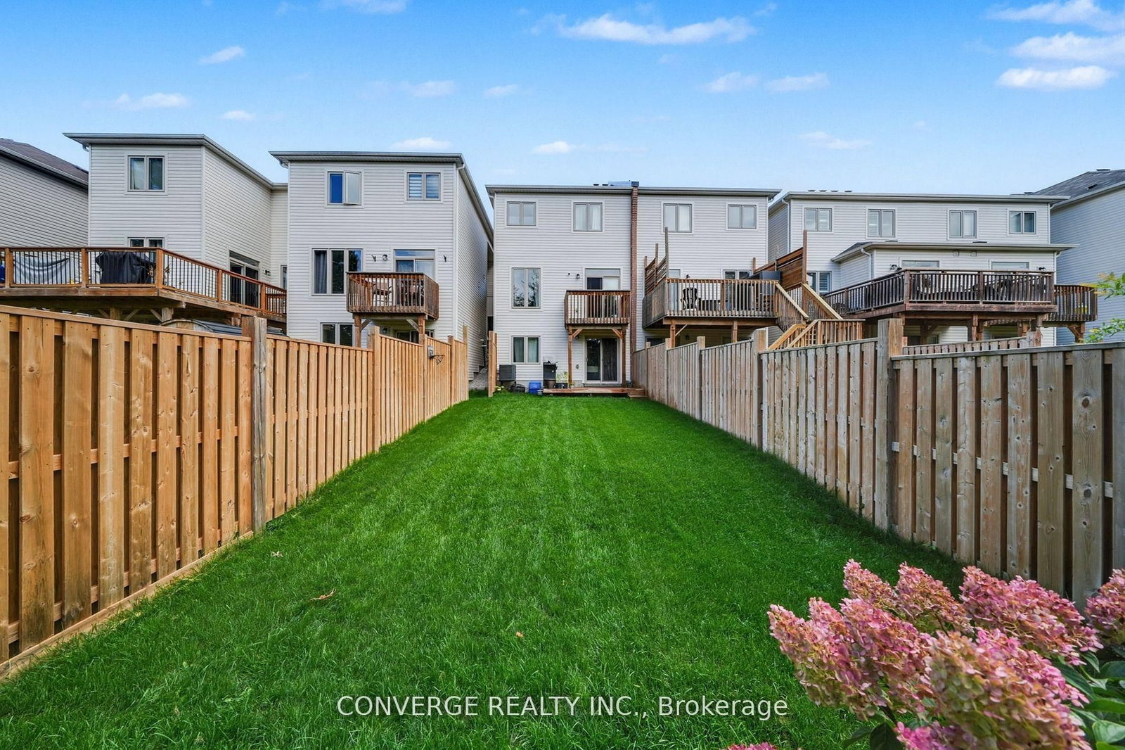 Townhouse for sale at 72 Greenwood Drive, Essa, Ontario, L0M 1B5 - Angus - MLS: N12783852