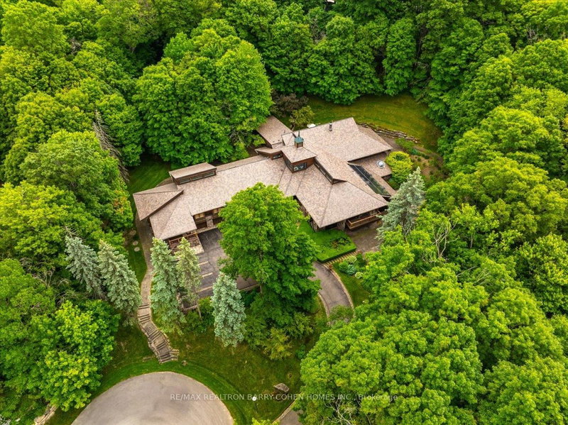 20 Woodsend Cres, Aurora, L4G 6W6 | Image 2