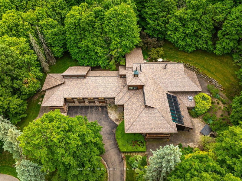 20 Woodsend Cres, Aurora, L4G 6W6 | Image 3