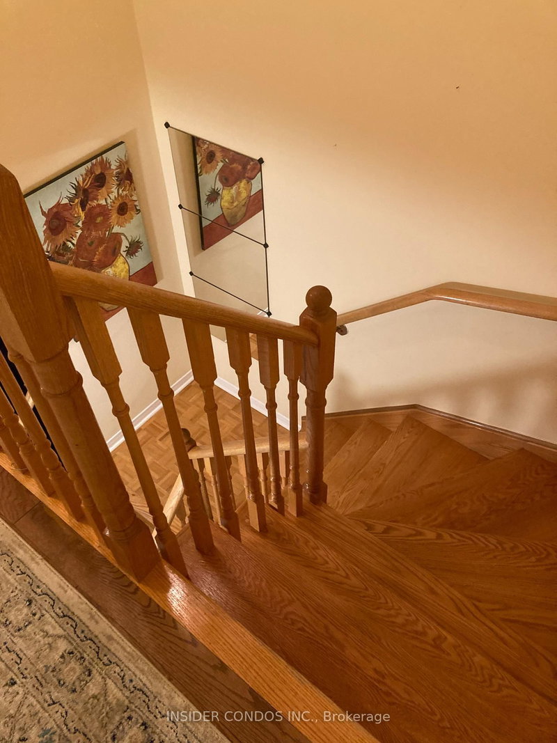 126 Pinedale Gate, Vaughan, L4L 8X3 | Image 3