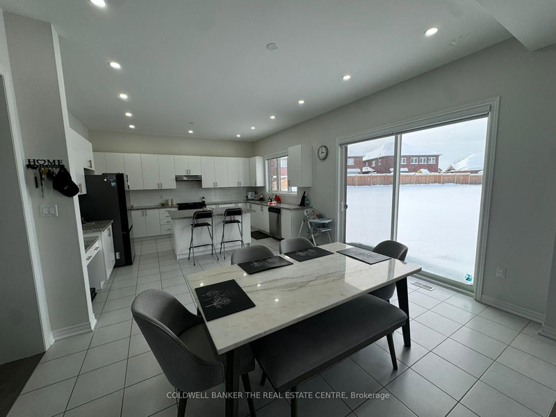 1809 Emberton Way Abby, Innisfil, L9S 0N4 | Image 2