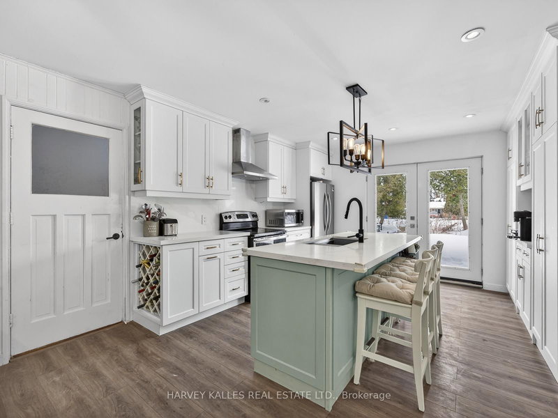 22 Second St, Georgina, L0E 1E0 | Image 3