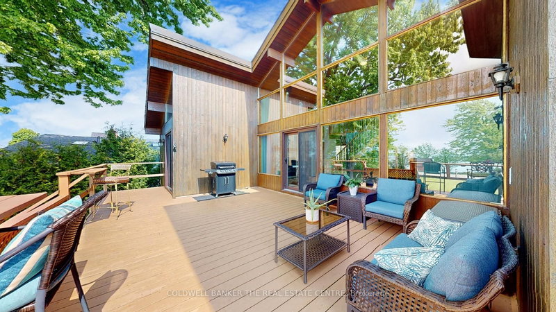 33 Lake Dr E, Georgina, L4P 3E9 | Image 2