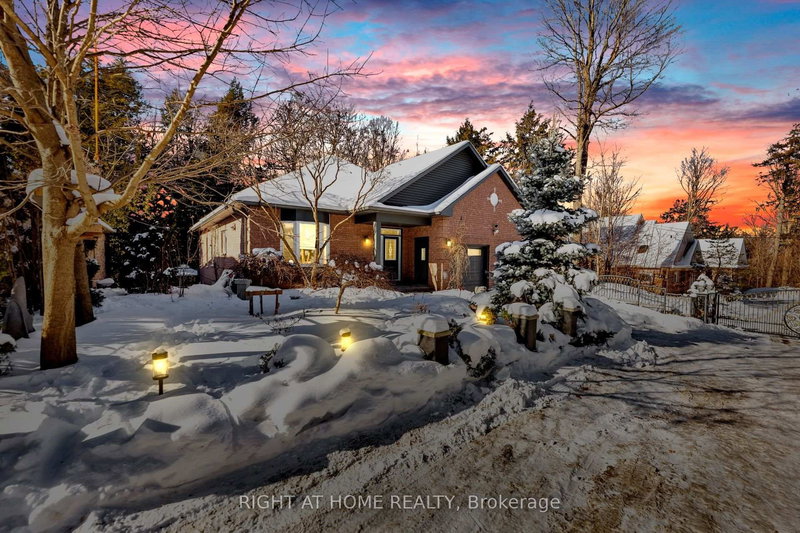 600 Henderson Dr, Aurora, L4G 5R1 | Image 2