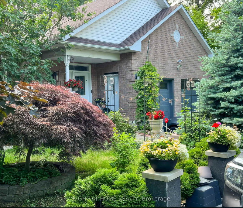 600 Henderson Dr, Aurora, L4G 5R1 | Image 3