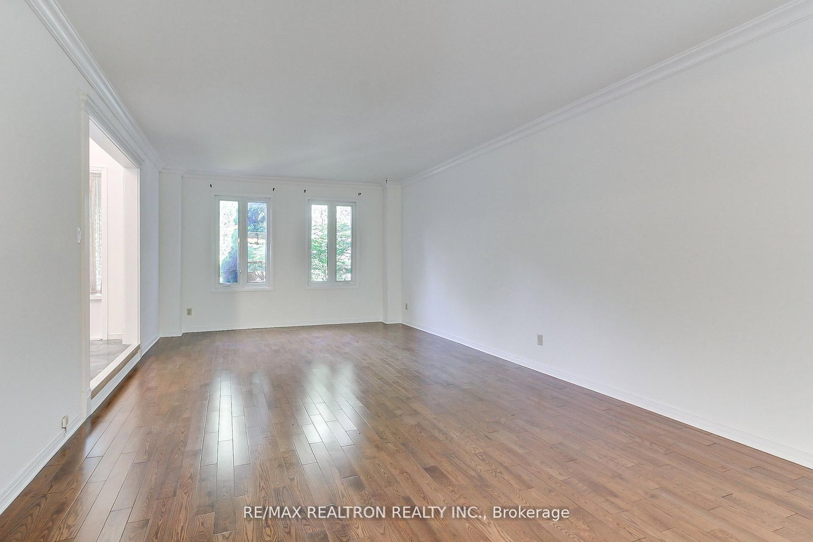 Detached House for sale at 19 Crystal Drive, Richmond Hill, Ontario, L4C 7Z4 - Mill Pond - MLS: N12786294