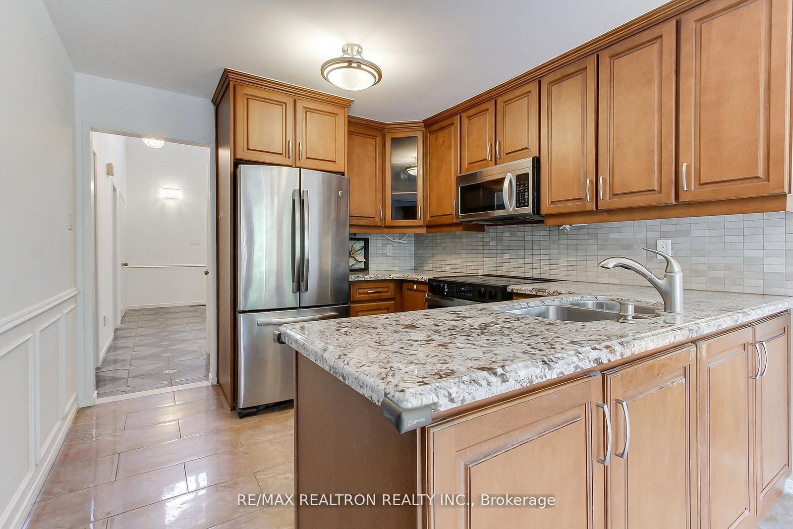 Detached House for sale at 19 Crystal Drive, Richmond Hill, Ontario, L4C 7Z4 - Mill Pond - MLS: N12786294