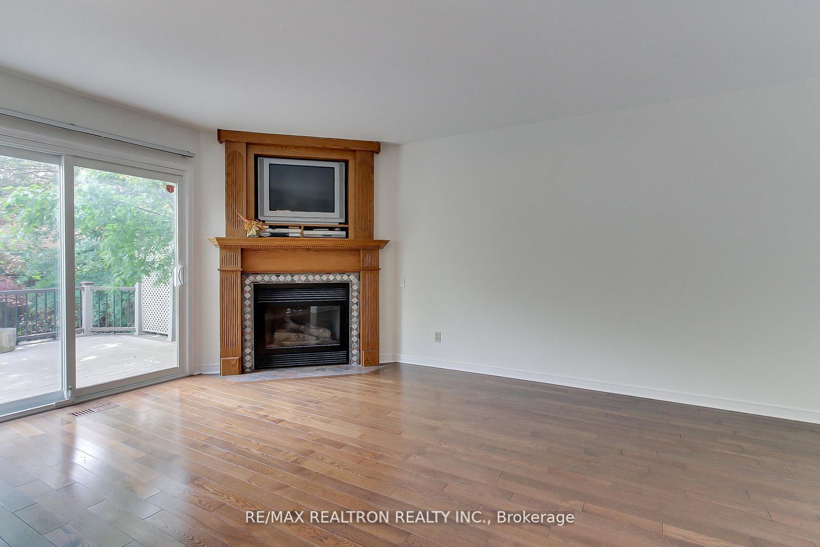 Detached House for sale at 19 Crystal Drive, Richmond Hill, Ontario, L4C 7Z4 - Mill Pond - MLS: N12786294