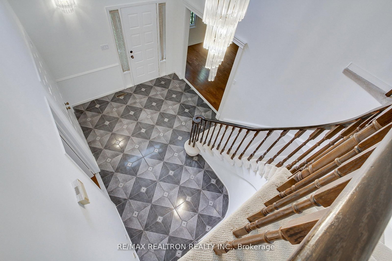 Detached House for sale at 19 Crystal Drive, Richmond Hill, Ontario, L4C 7Z4 - Mill Pond - MLS: N12786294