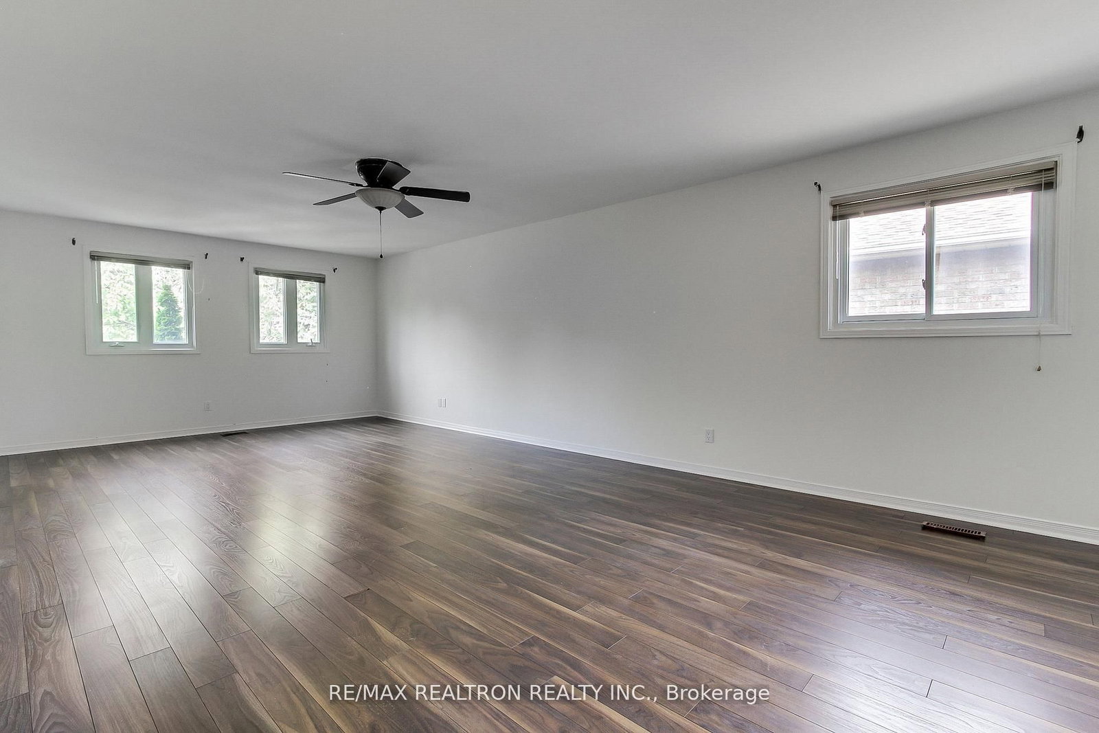 Detached House for sale at 19 Crystal Drive, Richmond Hill, Ontario, L4C 7Z4 - Mill Pond - MLS: N12786294